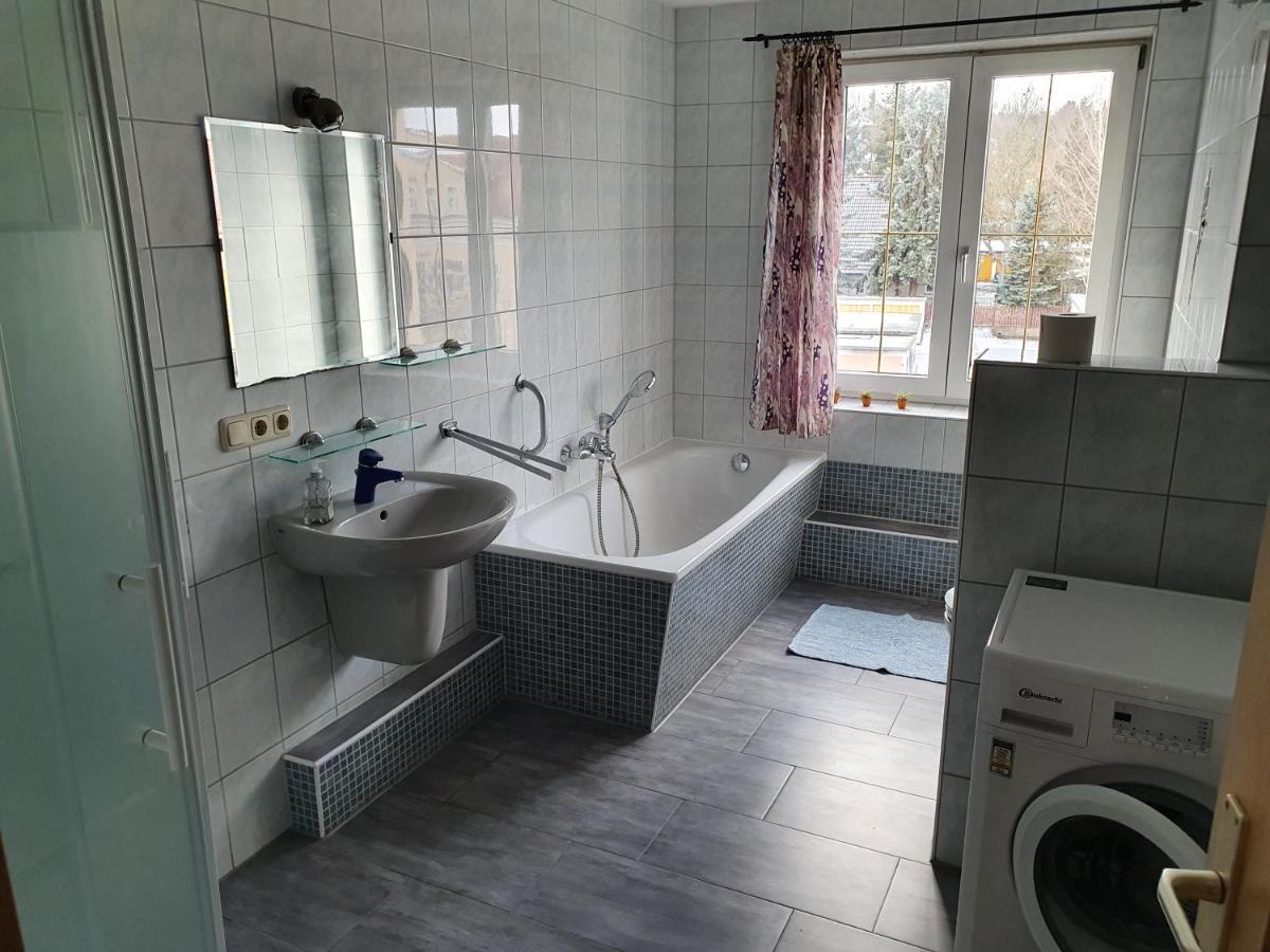 Apartment Mit Balkon *
